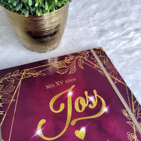 Álbum de Firmas XV años - Vino Borgoña y detalles en Dorado