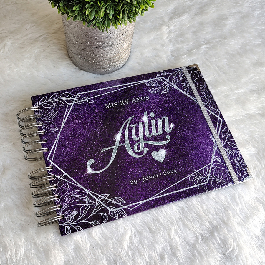 Libro de Firmas XV años - Morado y detalles en Plateado Libro de Firmas XV años - Morado y detalles en Plateado