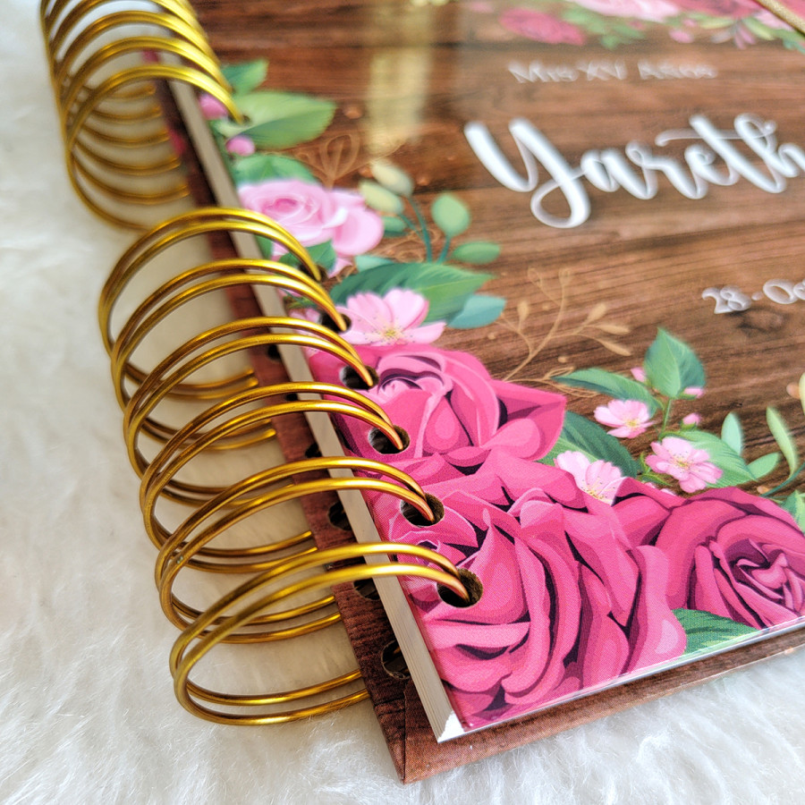 Libro de Firmas XV años - Madera y Rosas con detalles en Dorado