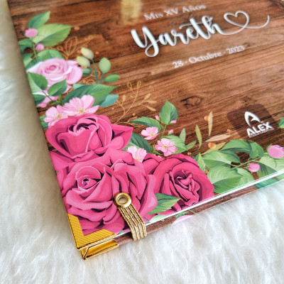 Libro de Firmas XV años - Madera y Rosas con detalles en Dorado